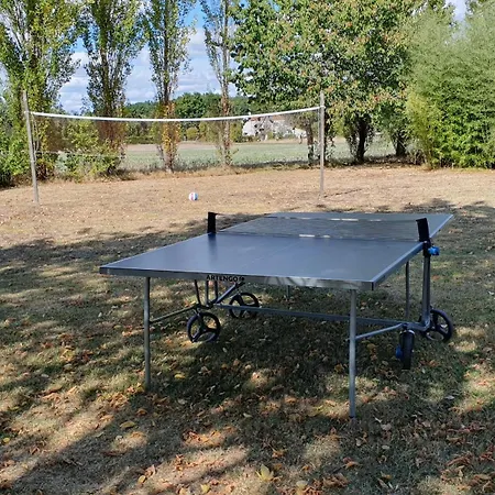 Domaine Bardon - Deux Avec Piscine Pouvant Accueillir Jusqu'a 15 Personnes A La Campagne, Charente-maritime Chaunac