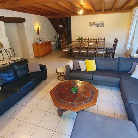 Tatil Evi Domaine Bardon - Deux Avec Piscine Pouvant Accueillir Jusqu'a 14 Personnes A La Campagne, Charente-maritime