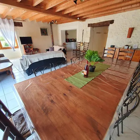 Domaine Bardon - Deux Avec Piscine Pouvant Accueillir Jusqu'a 14 Personnes A La Campagne, Charente-maritime Tatil Evi *