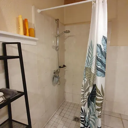 Domaine Bardon - Deux Avec Piscine Pouvant Accueillir Jusqu'à 15 Personnes à La Campagne, Charente-maritime Chaunac