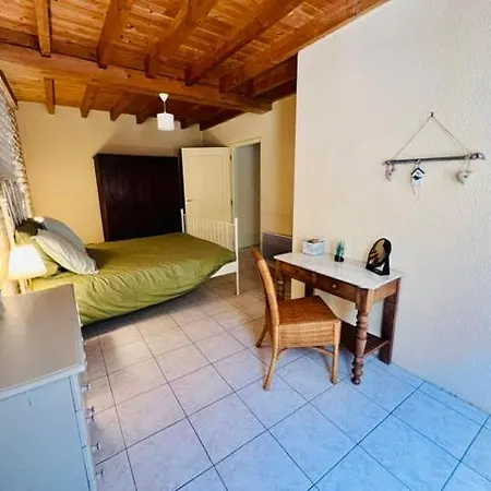 Tatil Evi Domaine Bardon - Deux Avec Piscine Pouvant Accueillir Jusqu'a 14 Personnes A La Campagne, Charente-maritime *
