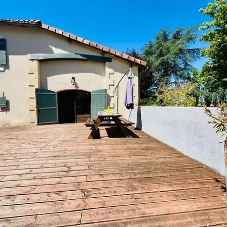 Tatil Evi Domaine Bardon - Deux Avec Piscine Pouvant Accueillir Jusqu'a 14 Personnes A La Campagne, Charente-maritime