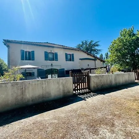 Domaine Bardon - Deux Avec Piscine Pouvant Accueillir Jusqu'a 14 Personnes A La Campagne, Charente-maritime Tatil Evi *