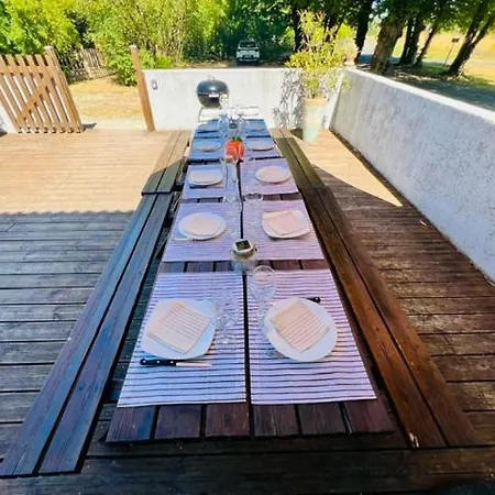 Tatil Evi Domaine Bardon - Deux Avec Piscine Pouvant Accueillir Jusqu'a 14 Personnes A La Campagne, Charente-maritime *
