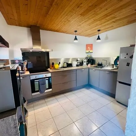 Tatil Evi Domaine Bardon - Deux Avec Piscine Pouvant Accueillir Jusqu'a 14 Personnes A La Campagne, Charente-maritime Chaunac
