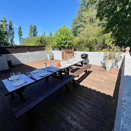 Domaine Bardon - Deux Avec Piscine Pouvant Accueillir Jusqu'a 14 Personnes A La Campagne, Charente-maritime Tatil Evi