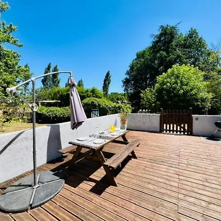Domaine Bardon - Deux Avec Piscine Pouvant Accueillir Jusqu'a 14 Personnes A La Campagne, Charente-maritime *