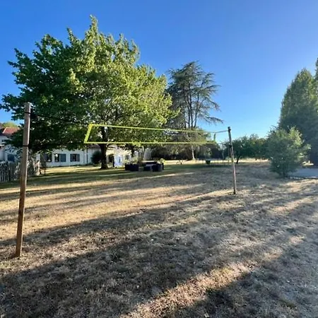 Tatil Evi Domaine Bardon - Deux Avec Piscine Pouvant Accueillir Jusqu'a 14 Personnes A La Campagne, Charente-maritime Chaunac