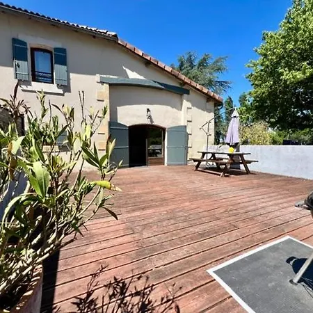 Domaine Bardon - Deux Avec Piscine Pouvant Accueillir Jusqu'a 14 Personnes A La Campagne, Charente-maritime *
